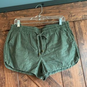 Stitch Fix Level 99 olive green shorts